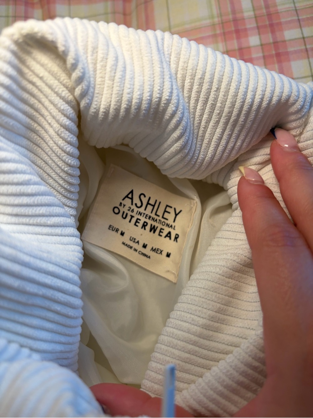 White Puffer Jacket - Picture 5 of 7